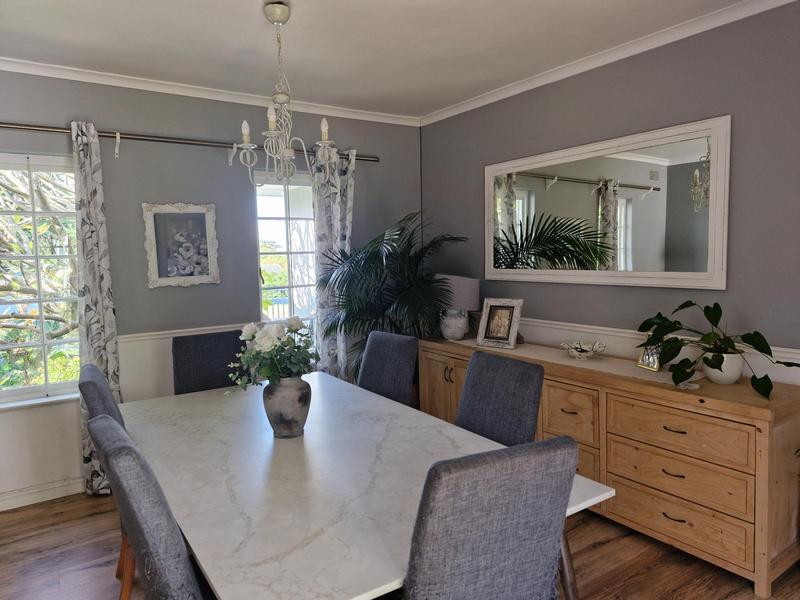 To Let 4 Bedroom Property for Rent in Kreupelbosch Western Cape
